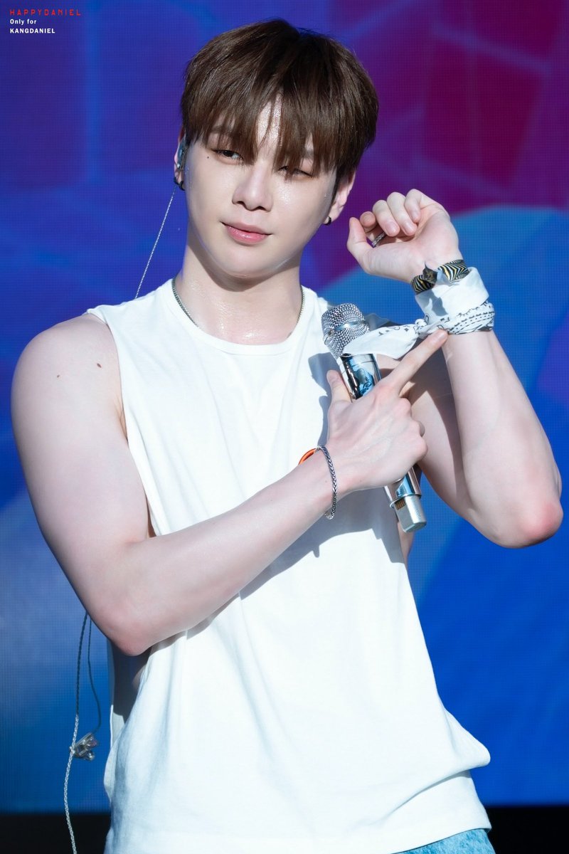 bluecity9696's tweet photo. 녤친시
#강다니엘
#KANGDANIEL
#姜丹尼尔
#カンダニエル
#คังแดเนีย
#RE8EL
https://t.co/97elY1fOQP https://t.co/fljAuN688A