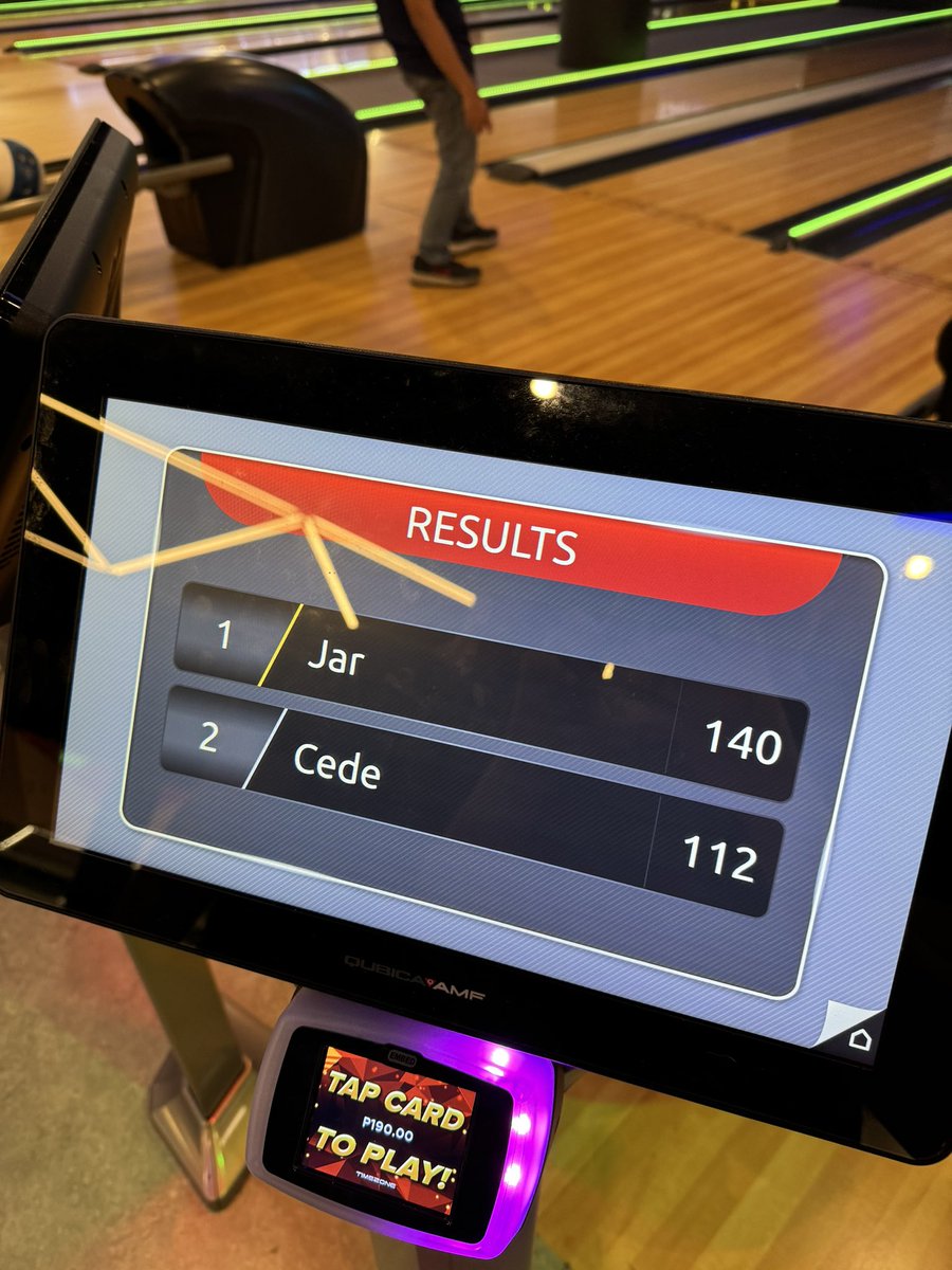 BersabeCede's tweet photo. Canโt win against him โน๏ธ #BowlingDateโฅ๏ธ https://t.co/Ky6qqBhejF