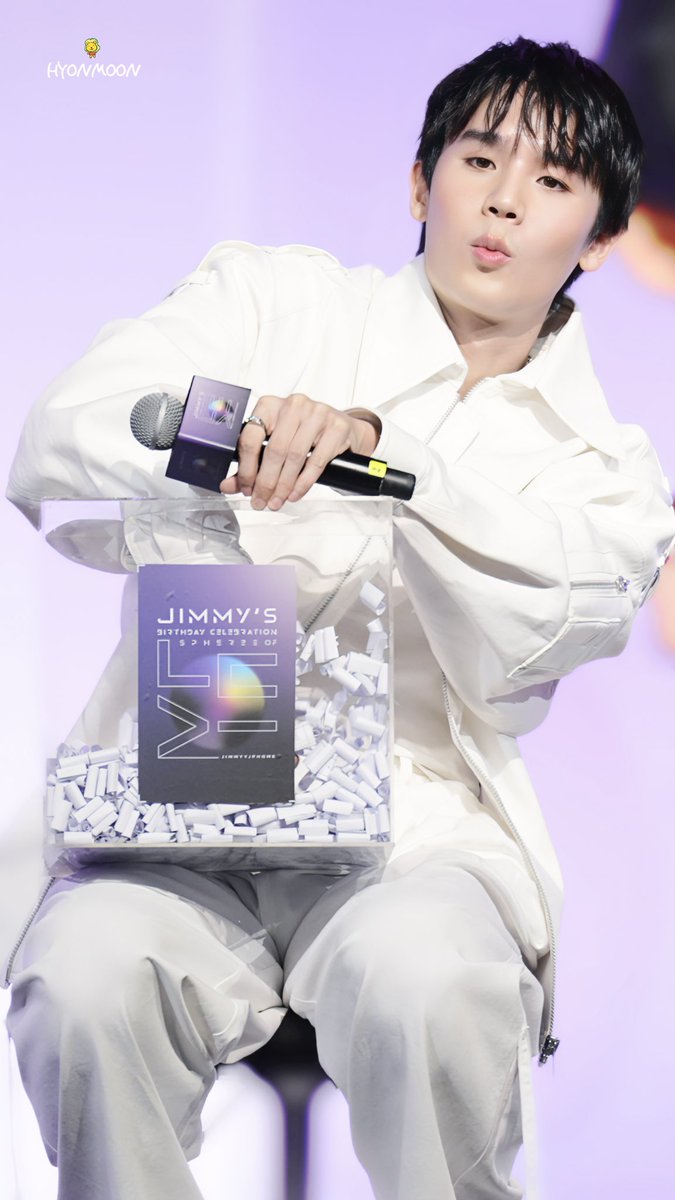 hyonmoon35's tweet photo. 240821 JIMMY'S BIRTHDAY

Open the memoirs🔮
（Jimmu😙😙）

always proud of you💜🥑

#JimmySphereOfLove
 #จิมมี่คนคูลสามสิบยังแจ๋ว
#jimmyyjp #Tiny https://t.co/jr2Wb48wcL