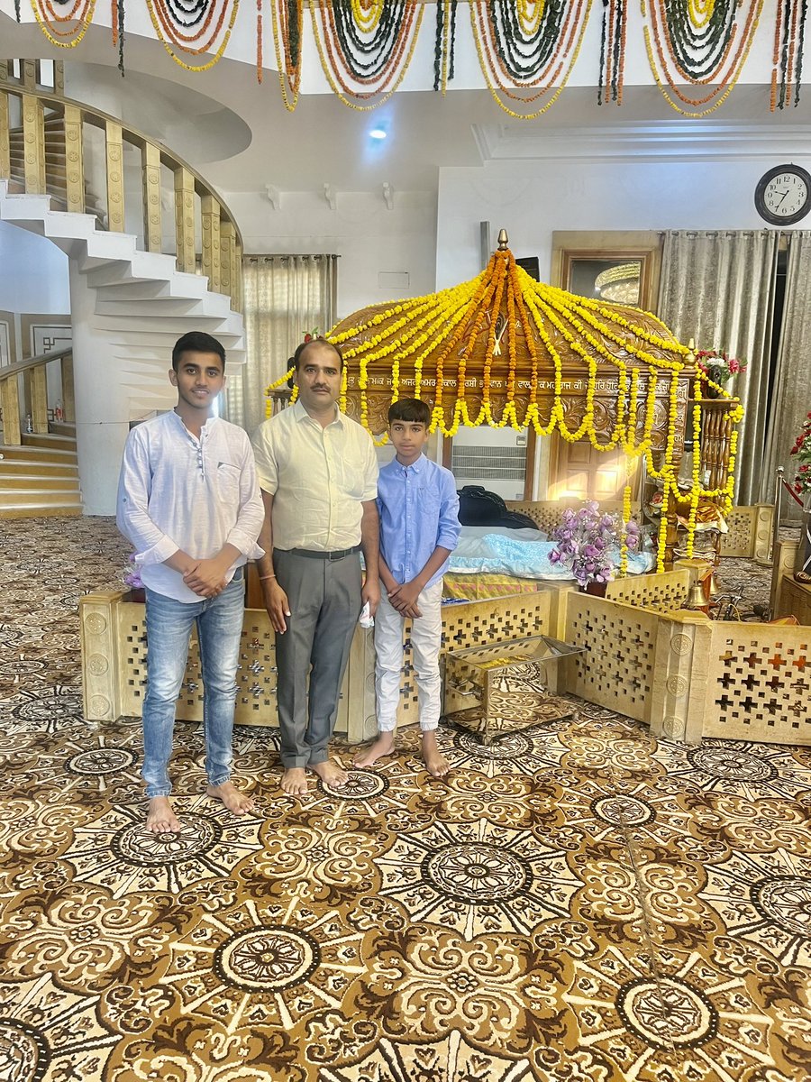 हमेशा अपने सपनों का पीछा करें और कभी हार न मानें. सुप्रभात!