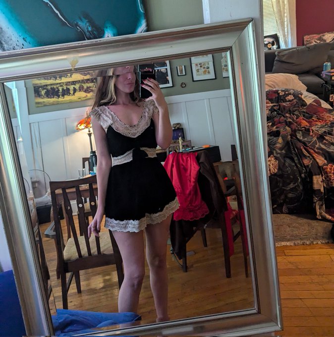 Watch Audrey's leaked NSFW photo on TwXstars