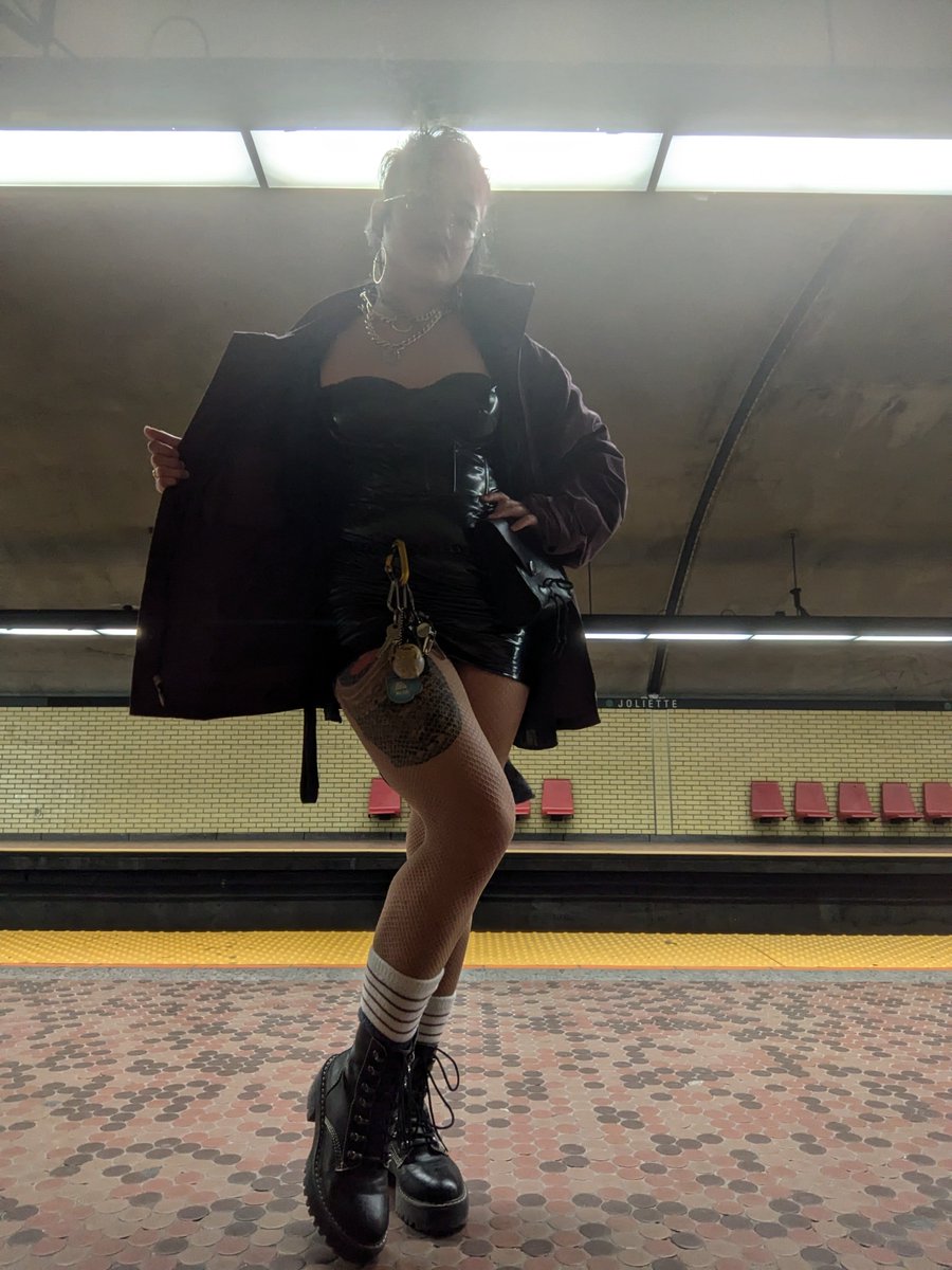 not actually going to MFW but THE SEASON IS HERE and i DO look super hot in it