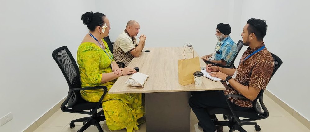 🧵Pleased to have met 🤝 with Hon. Mark Brown , Prime Minister of the Cook Islands 🇨🇰.

🔵 Briefed Hon. Brown on key developments at USP and also had the opportunity to learn from Hon. Brown the priorities for the Cook Islands. ….