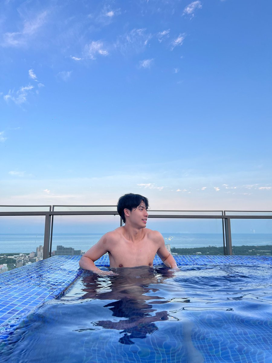 chien_anderw816's tweet photo. Chill一下🌊🌊 https://t.co/qCsLFriEKO