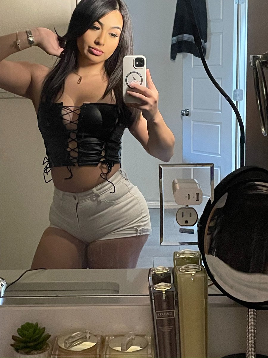 divine (@destinyyyyylee) on Twitter photo 