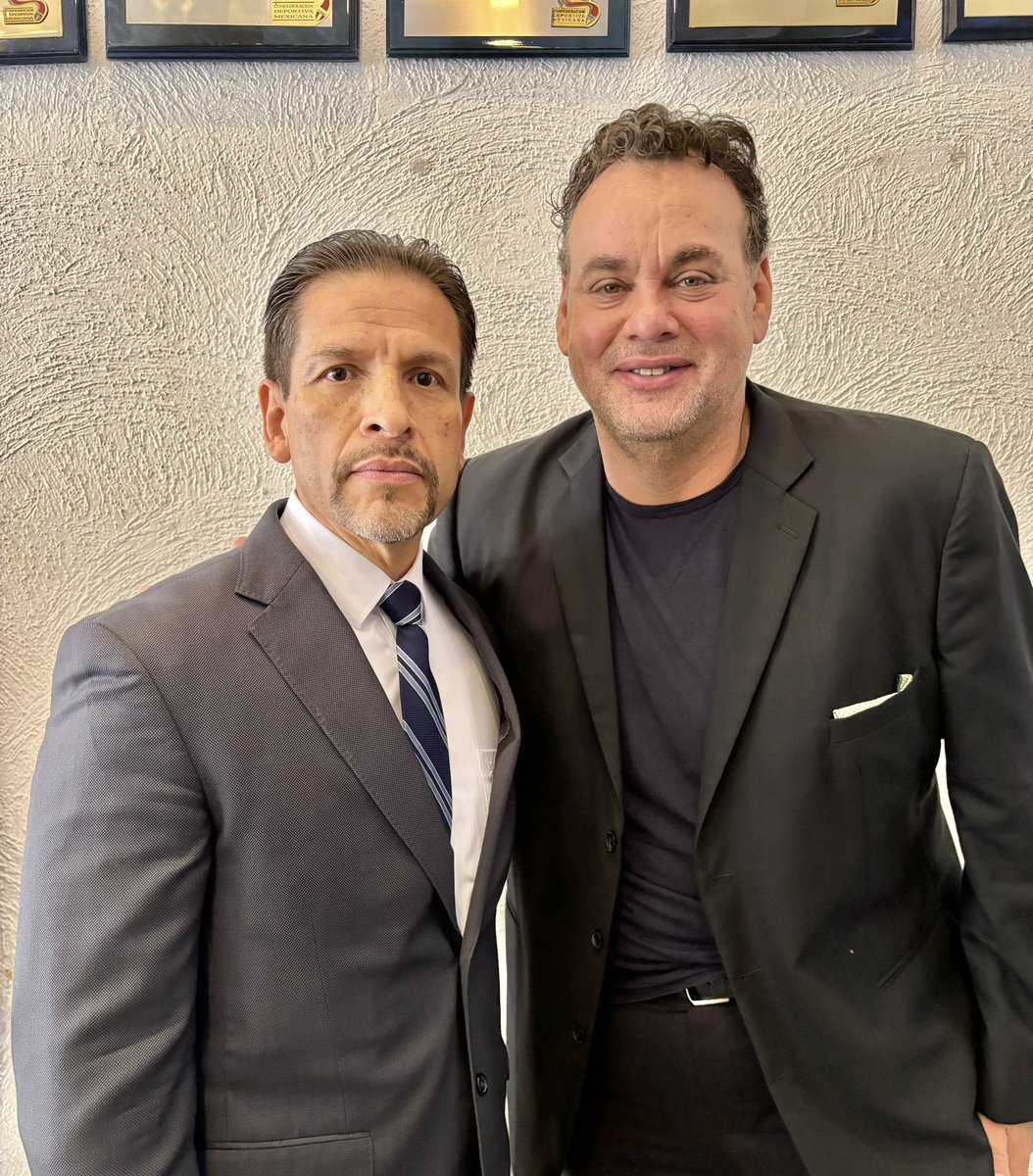 CarAguilar10's tweet image. Les comparto que a través de la Asociación de Olímpicos Mexicanos #AOM, #CODEME y la Federación Mexicana de Cronistas Deportivos;  es un honor ser parte de la ceremonia de entrega de reconocimientos a comunicadores en Juegos Olímpicos y Paralímpicos. 1/2