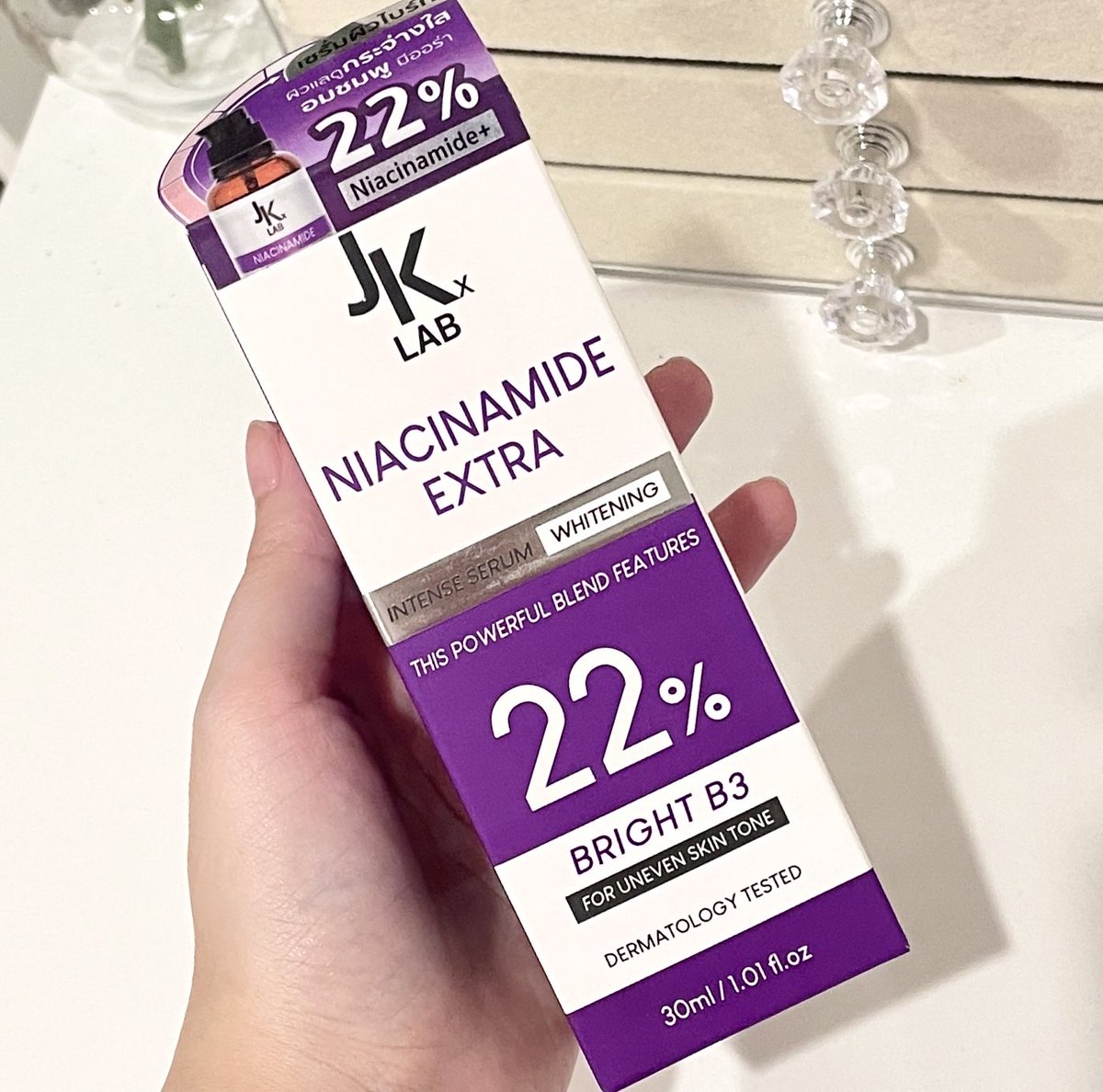 ttarntalzonel's tweet image. คนเป็นสิว ผิวมันต้องรักตัวนี้คือ เขาเป็นเซรั่ม Niacinamide เข้มข้น 22% เลยให้มาแบบจัดเต็มมาก แล้วยังมีตัว Glucobright มาด้วย
คือ เป็นส่วนผสมที่ลงตัวมากๆ ผิวใส รูขุมขนกริบ แถมหน้าไม่มัน ใครหาเซรั่ม
Niacinamide อยู่ต้องมีตัวนี้อะ
 #jkสกินแคร์ที่จริงใจกับผิวคุณ #JKxLAB