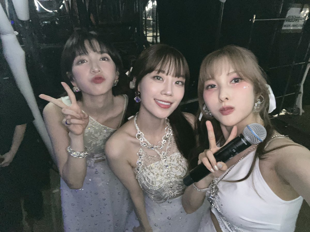 gyuri88's tweet photo. 콘서트 사진 더 풀어보기🫶🏻🫶🏻 https://t.co/ljdM8oeafH