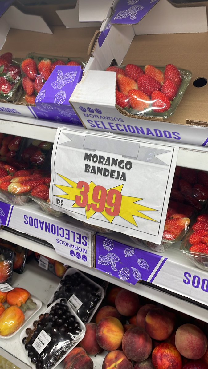 facovideos's tweet photo. Enquanto isso, no sacolão da Avanhandava https://t.co/6AjRCWqEW6
