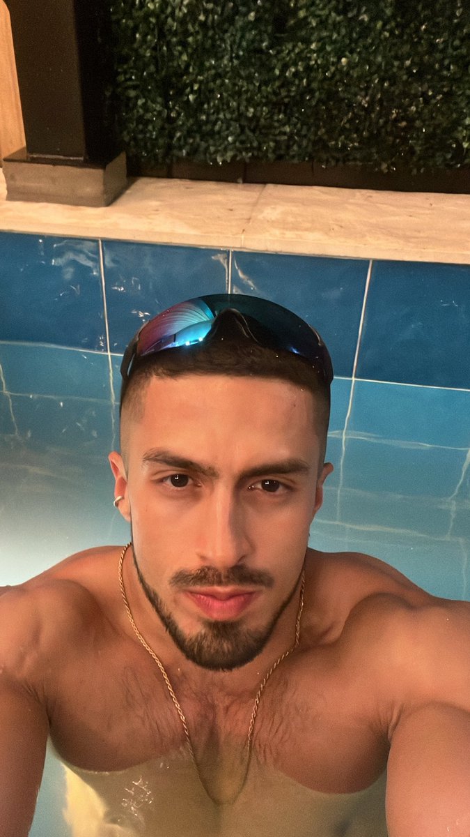 AlexbedoyaX's tweet photo. ¿Algún amigo con piscina?

Es para una tarea. https://t.co/24G56Dqn7d