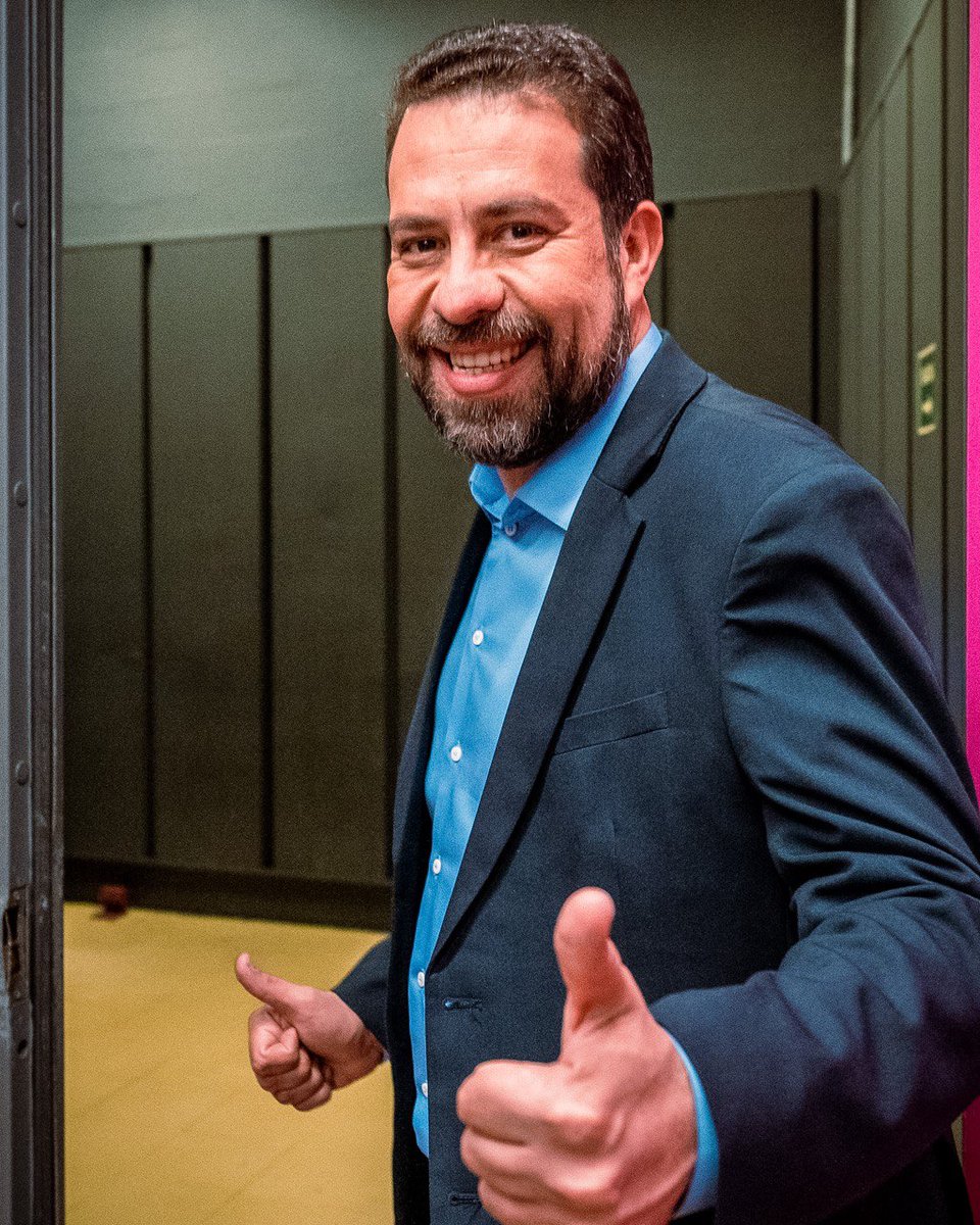 Muito obrigado a todo mundo que ficou acordado até agora assistindo à #CentralDasEleições. Mais uma entrevista importante para apresentar nosso projeto para São Paulo. Vamo pra cima! #BoulosPrefeito50