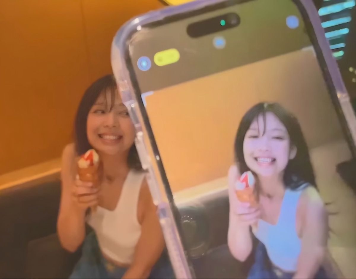 🤍🍓😁🍦🌟✨