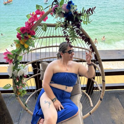 “ no vivas a medias, si has de equivocarte, equivócate bien.”
#NuevaFotoDePerfil