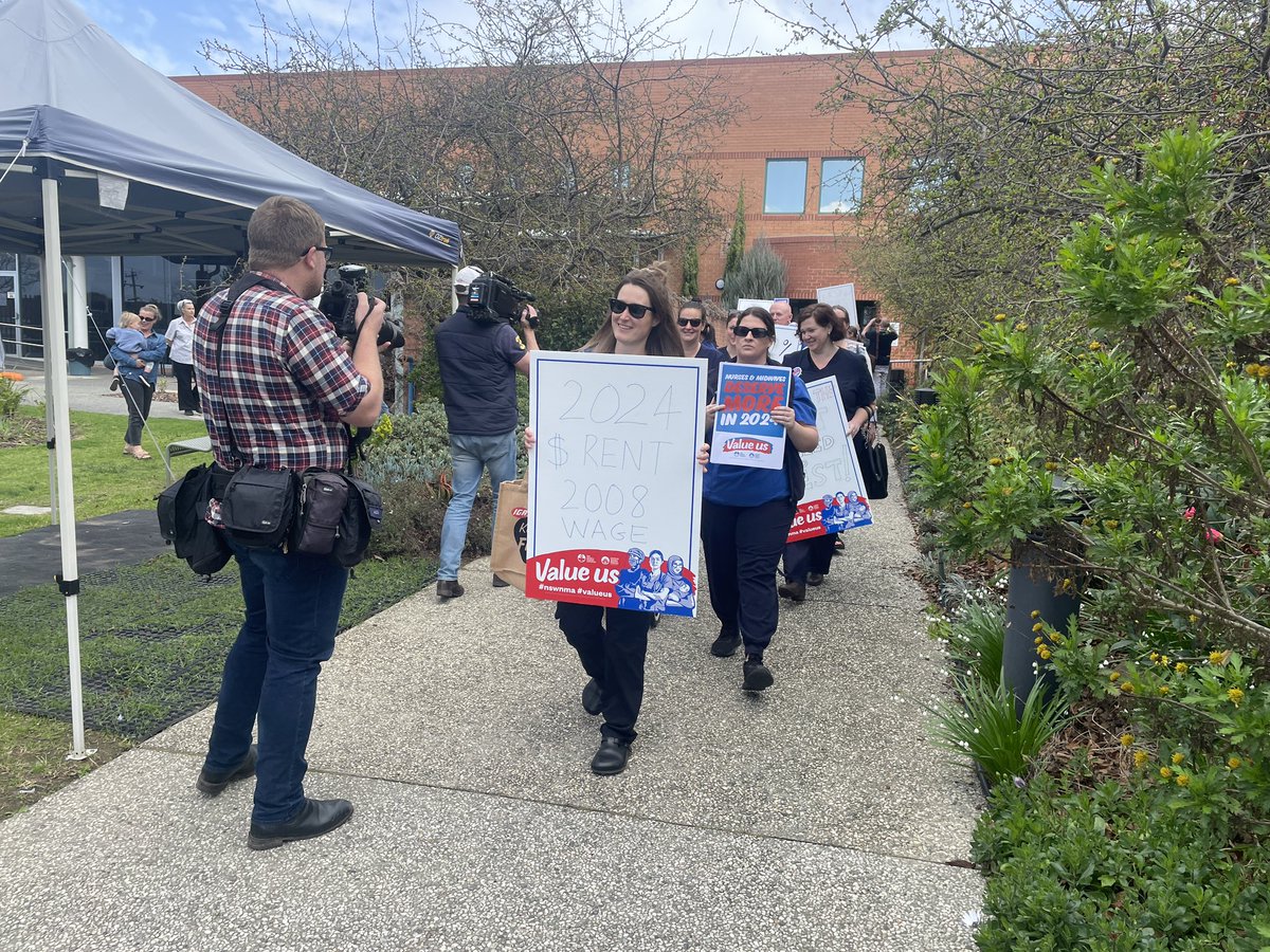 anthony bunn (@adbunn) on Twitter photo Albury nurses have walked off the job to protest NSW government pay offer. #nswpol Albury nurses have walked off the job to protest NSW government pay offer. #nswpol