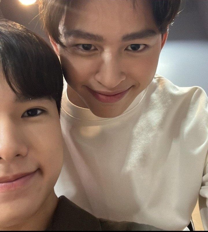 TwixtEunIze's tweet photo. น้องแก้มนิ่มกับพี่ไหล่กว้างคนนั้น ☺️ #ปอนด์ภูวินทร์ https://t.co/ixXOZl3kgh
