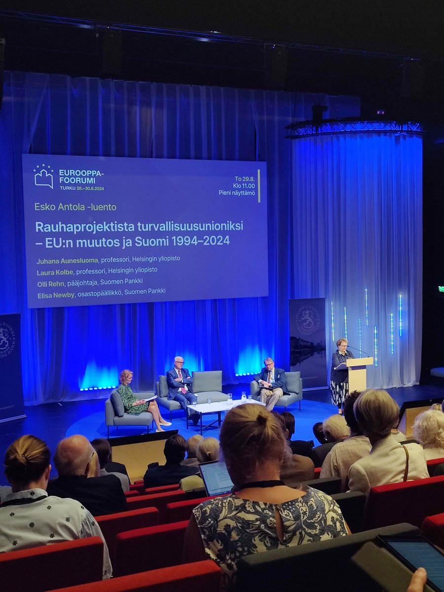 Olemme saapuneet <a href="/Eurooppafoorumi/">Eurooppa-foorumi</a>:iin! We have arrived to Europe Forum in Turku.

Following <a href="/SuomenPankki/">Suomen Pankki</a>'s Esko Antola -lecture where prof. <a href="/LauraKolbe/">Kolbe Laura ☘️ Helsinki</a> reminds us: "History is here &amp; it is always political". Couldn't agree more!

Follow the webcast: rajucast.tv/fi/eurooppa-fo…