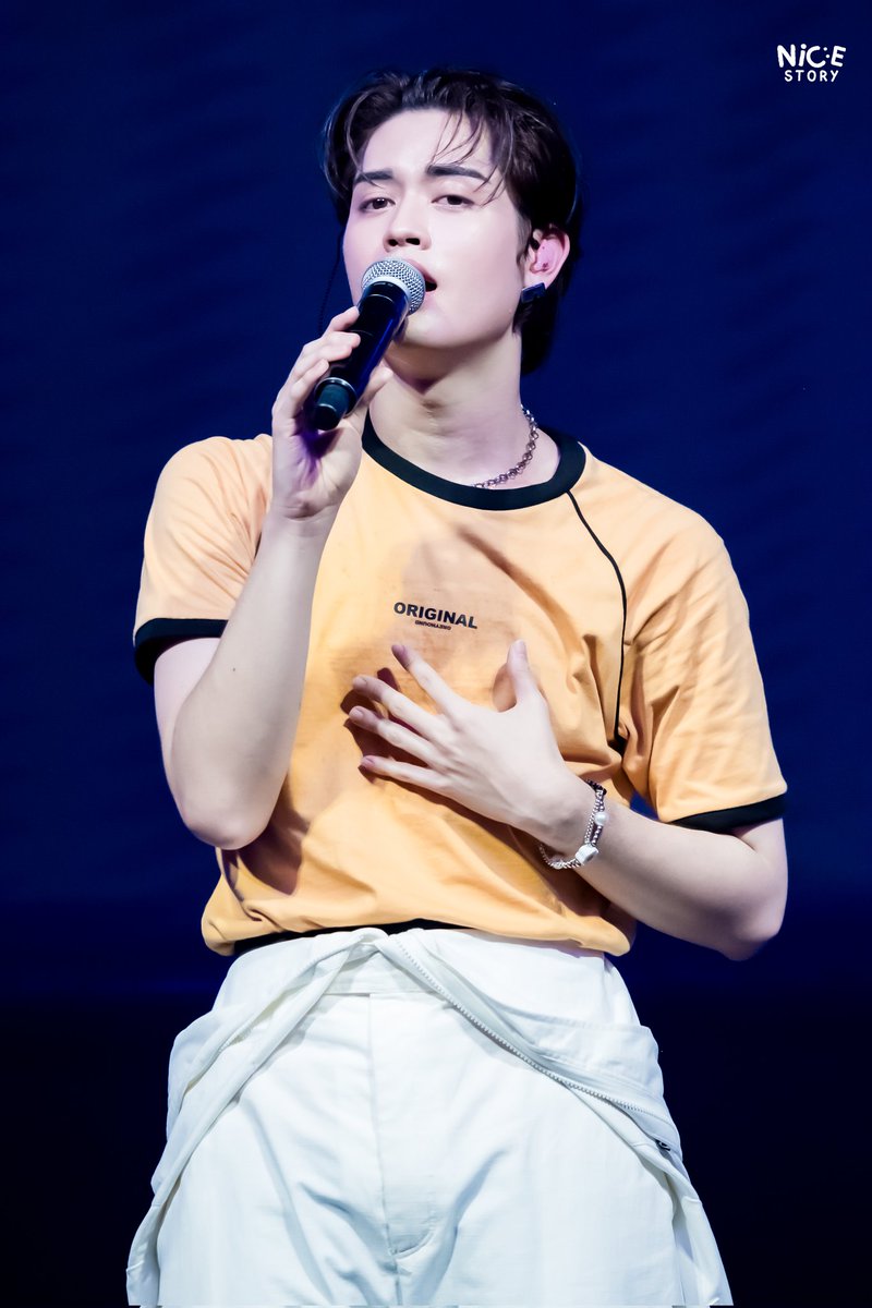 nicestoryy's tweet photo. 240828 | #CAMTOpenHouse2024
ถ้าความคิดถึงฆ่าคนได้ คงตายแล้วฟื้นบ่อยมาก คิดถึงที่สุดเลยครับ 🫶🏻
#แอทลาสนัดตีป้อม
#CAMTCMU #RCCL2024 #CAMTCONCERT
꒰ #NiceATLAS #ATLAS_TH #ATLASth ꒱ https://t.co/Pq5UYm9EUK
