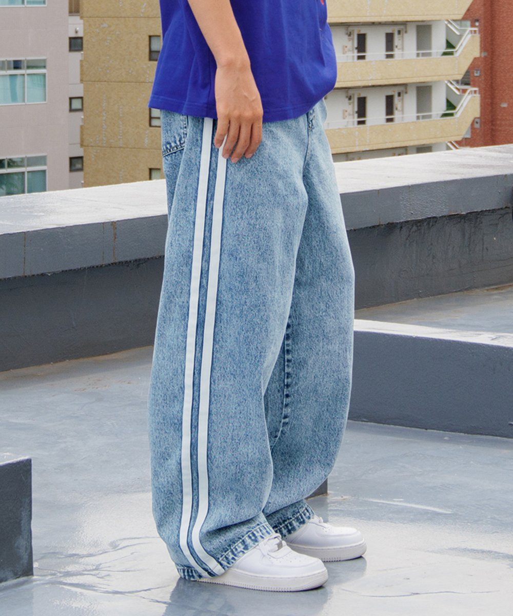 glazos_official's tweet photo. 《早割10％OFFは9/1まで🔥》

秋の新作アイテムが今だけお得な10％OFF価格でお買い求めいただけます◎

なかでもオススメなのが、
大人が着てもカッコいい
デニムボトム👖
https://t.co/6iQ87MzJeG

ジョガー、ペインター、配色ラインなど
多数用意してます⚡！ https://t.co/U5g8bBm9mA