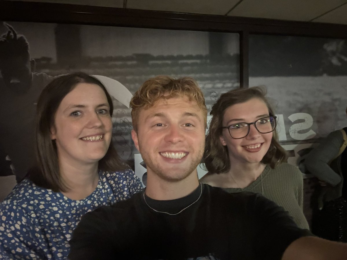 Cr0fty's tweet image. Finally got to meet @samtutty last night after seeing @2strangersshow 🥰 incredible show! Such a shame it’s ending so soon.