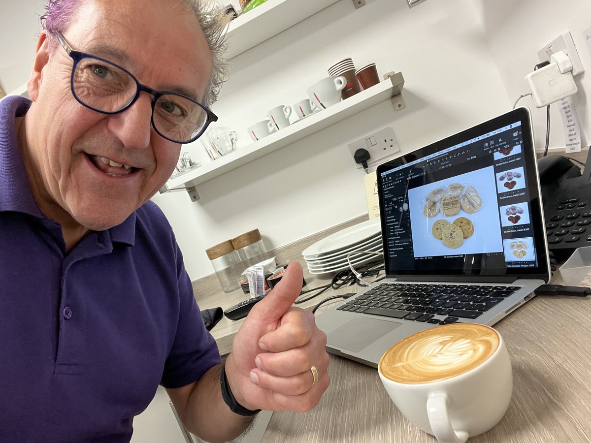 DPIXCREATIVE's tweet image. I forgot to post some selfies from the shoot that I did a few weeks ago with Alan York at Coffee Masters UK. It was a fab shoot, we got some great shots and more importantly for them, it was a day when the won a load of industry awards 👏 👏 .
 #drinksphotography #foodphotography