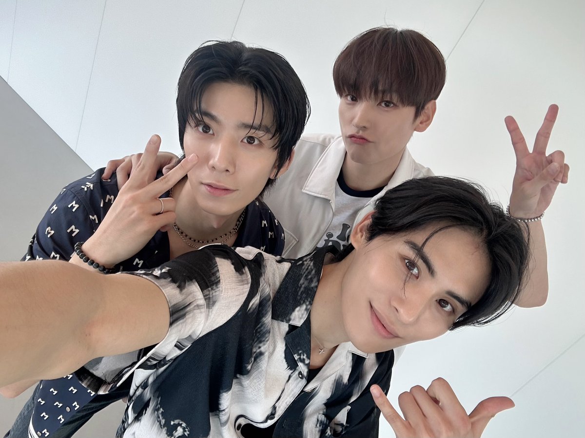 SF9_FANCLUB's tweet photo. [📸] 모비딕 인기인가요 시즌2

✔ https://t.co/ul9bh22hjg

#SF9 #에스에프나인 #인성 #유태양 #휘영 #FANTASY #Dont_Worry_Be_Happy https://t.co/sJ0uS0pUBH