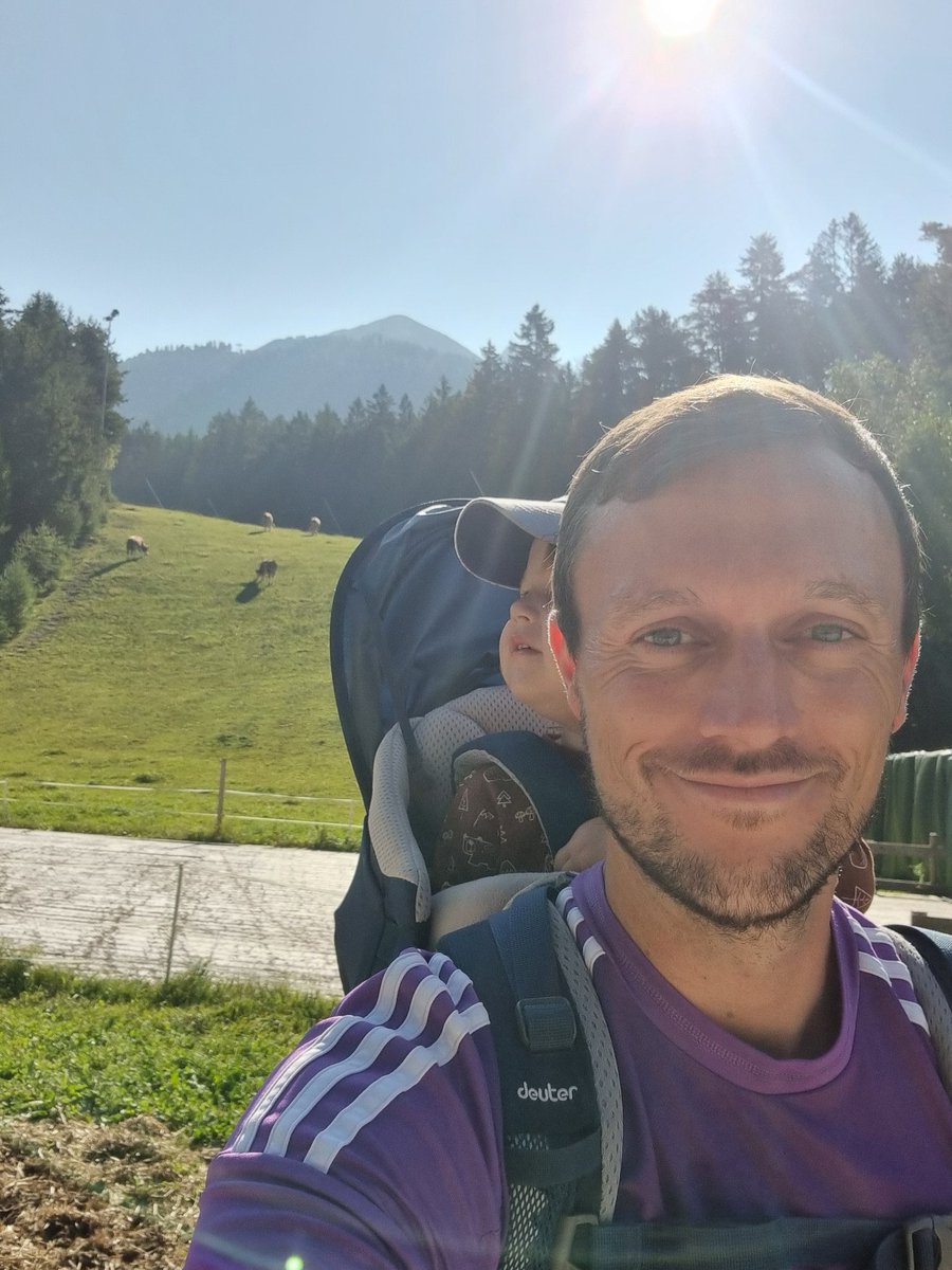 nilskern17's tweet photo. Guten Muhgen! 🐄⛰️
#KernKid #Seefeld https://t.co/hwfcT7yabe