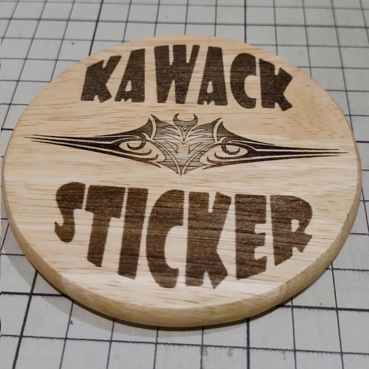 kawack_sticker's tweet image. 定番中の定番、コースターの焼きテスト
素焼き、ベクトル、濃淡
HotWheels風
素材はコルク、バンブー
#レーザー彫刻機
#aufero 
#auferolaser1
