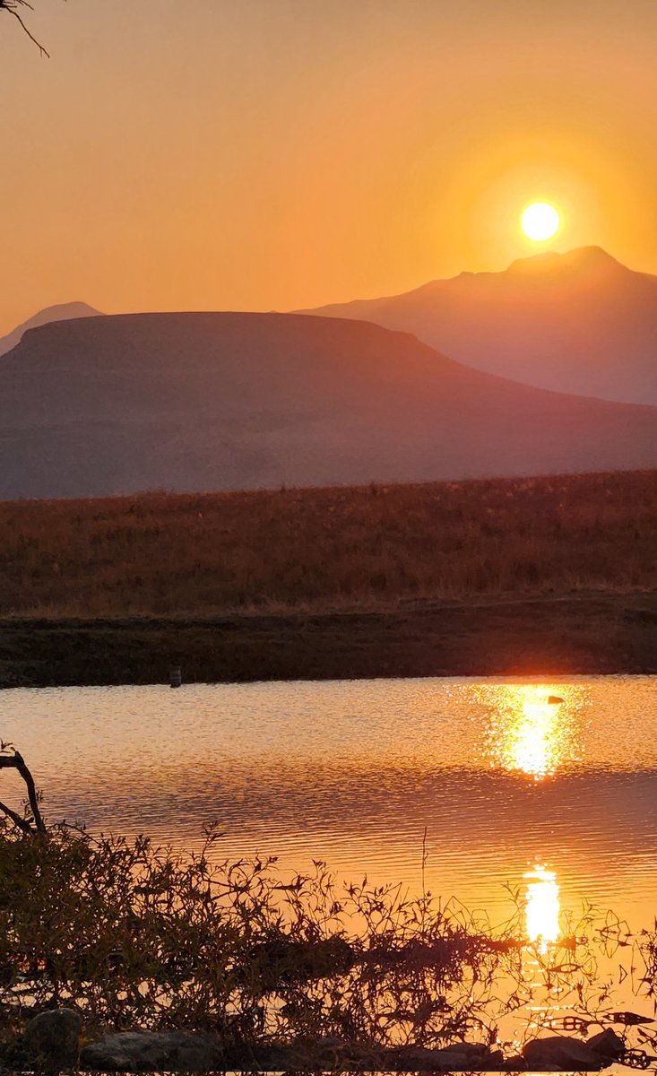 Sunsets over the Drakensberg mountains, a romantic moment, and a celebration of an end to another stunning day!