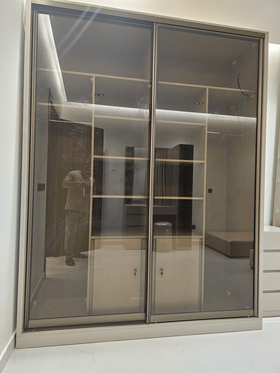 مصنع خزائن الدمياطي للأثاث 
تجهيز الفنادق والمنازل بكل ما تحتاجه من الاثاث
#غرف_نوم#طولات_طعام طولات تلفزيون #مكتبات
وكل مشتملات الاثاث المنزلي wa.me/c/966575782103