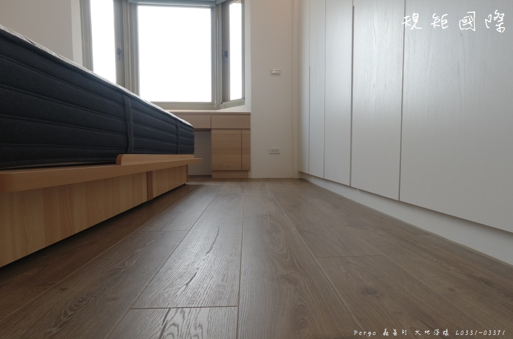 RnJ_carpet's tweet image. 📷大地深橡 L0331-03371📷

📷 rj-carpet.com
請鎖定我們的Youtube頻道唷📷:
rj-carpet.com/video/video00
📷歡迎蒞臨來店(電)洽詢唷
📷地址：台北市南京東路五段163之12號1樓
(捷運南京三民站一號出口旁)
📷電話專線：02-2762-6386

#PERGO
#超耐磨木地板
#防水地板
#木地板
#地板