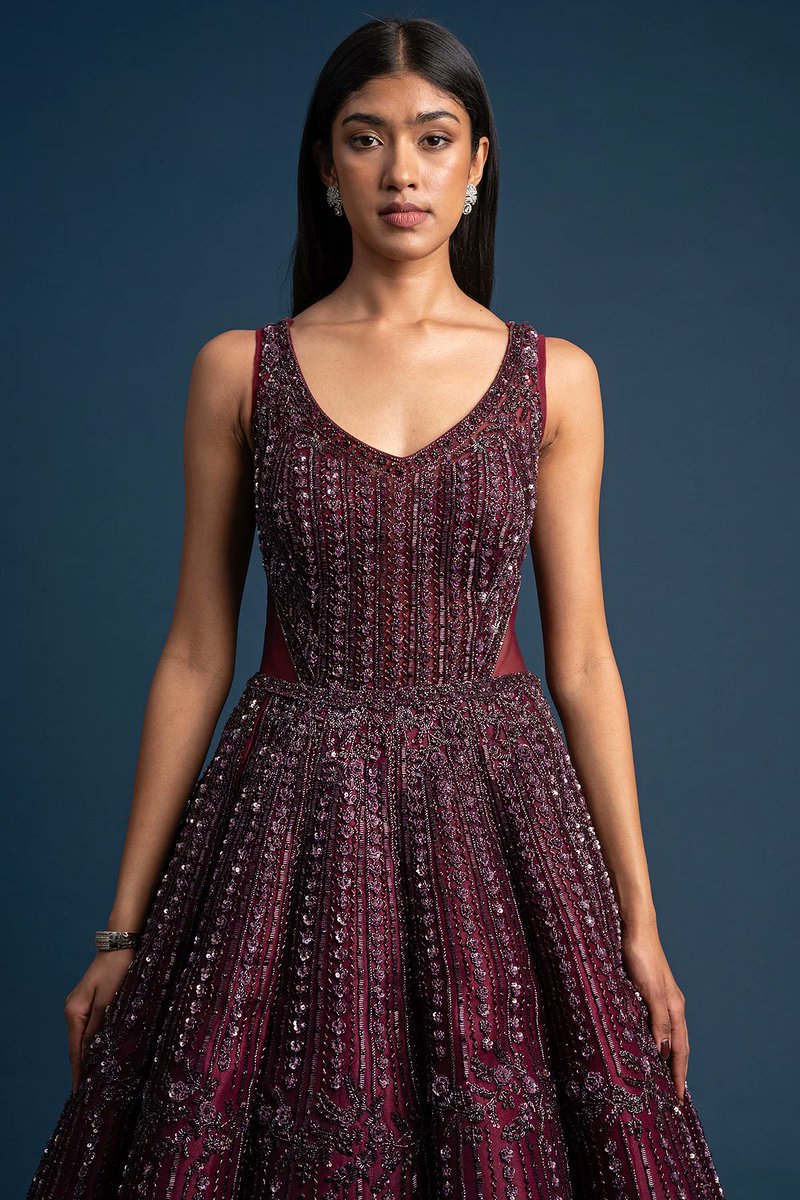 FashionAdviserr's tweet photo. Wine Red Embroidered Gownπ·π
https://t.co/TpPszLD90X π
#ReceptionGown #BridalFashion #EleganceInEveryThread https://t.co/lfutYMEhqR