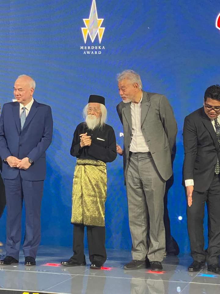 RaihaniTSN's tweet photo. Tahniah,Bapak! 👏🏻🌹 https://t.co/JXzPbffgsR
