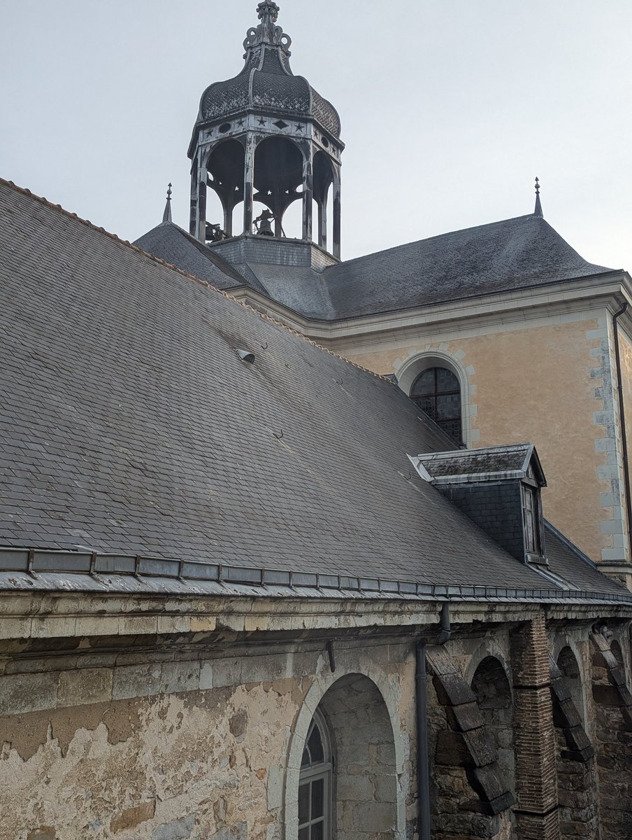 Now this is a seriously good #viewfrommyhotelwindow <a href="/robertflute/">Robert Flute</a> <a href="/RDE1308/">RobE</a> And a very good hotel too. <a href="/HotelLePrince/">Hôtel Le Prince</a> in the heart of Le Mans.