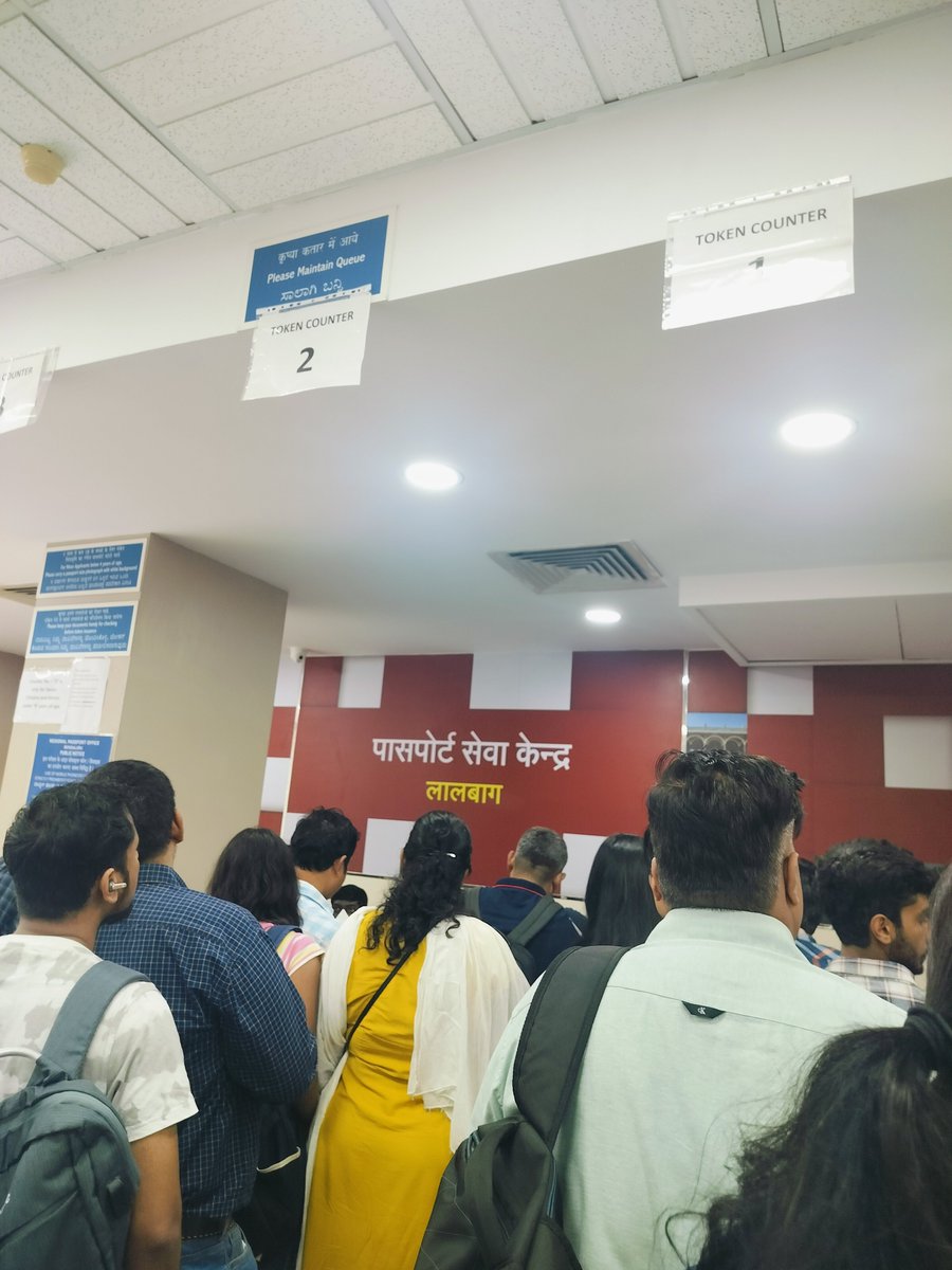 rashmi_hd's tweet image. ಎಲ್ಲಿದೀವಿ ನಾವು!!!!! ಕನ್ನಡ ಇಲ್ವೇ ಇಲ್ಲ. ಕನ್ನಡ ಗೊತ್ತಿಲ್ಲದೆ ಇರೋರ್ ಏನ್ ಮಾಡ್ಬೇಕು. #ಕನ್ನಡ #regionallanguage #Hindi #ಹಿಂದಿಹೇರಿಕೆ #kannada