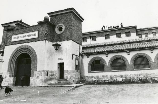 "Sotanas entre rejas, la única cárcel para curas del mundo estuvo en España". Por María Guiu, letrada del Servicio de Orientación Penitenciaria del <a href="/eREICAZ/">Abogados Zaragoza</a>, en #BlogDerechoPenitenciario🖋️.

abogacia.es/publicaciones/…