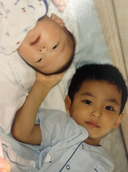 drankts's tweet photo. Knets find Mingyu's baby photo adorable  https://t.co/kzMCLFuj8M

#Seventeen #Mingyu https://t.co/8aGGYiQ66z