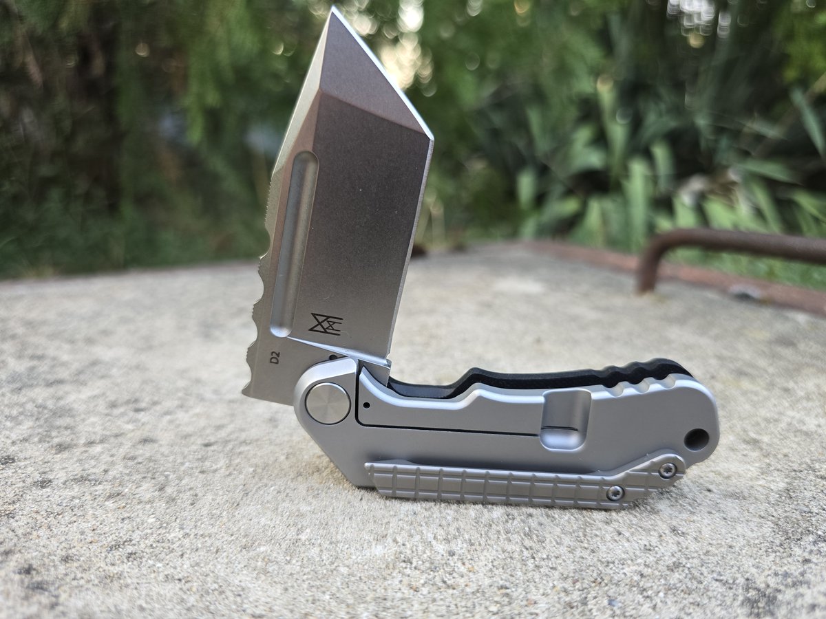 nnknives's tweet photo. Böker Plus Dvalin folder tanto! Nice piece!
#mkk #edc #edcknives #outdooradventures #böker https://t.co/iJh48S1cDN