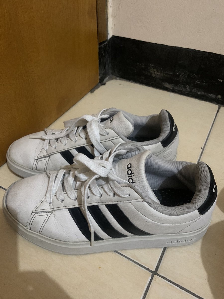 28UGH's tweet image. [HELP RT]
wts preloved adidas superstar cloudfoam comfort (bs buat olahraga) 950k only!!

uk 37-38 wanita
bisa oren &amp;amp; cod daerah jaksel
jual cepet yuk bisa nego

#️⃣sell wtb sepatu original indo ina jakarta jkt jual beli murah