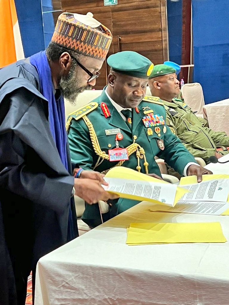 alouibrahim92's tweet photo. #Sentinel For God and Country. Always! Nigeria🤝🇳🇬Niger. Stronger, Safer...Together. https://t.co/8dULKiJLwX