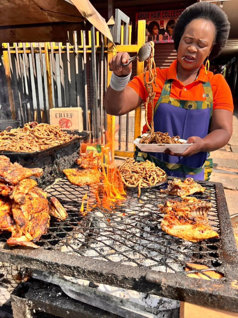 TwaRSA26's tweet photo. Meet Sis Hlama. 

She’s  located in Marabastad Pretoria, Next to Patela shop.

Small Business Matters ♥️♥️ https://t.co/kjev8a8Nrq