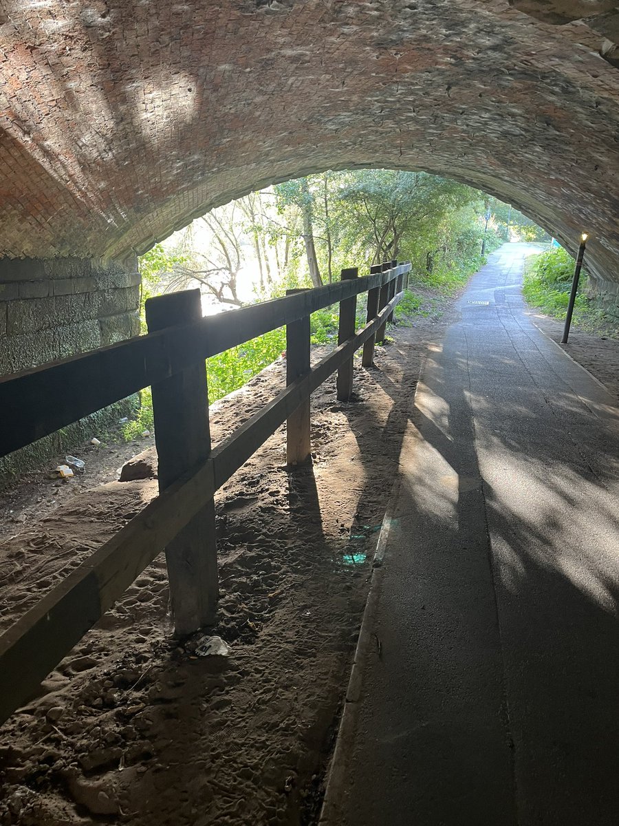 A lovely walk to work today albeit a bit warm… another day of running around all over college? Maybe! Free coffee though 😂

#EarlyBiz #CSW #CraftBizParty