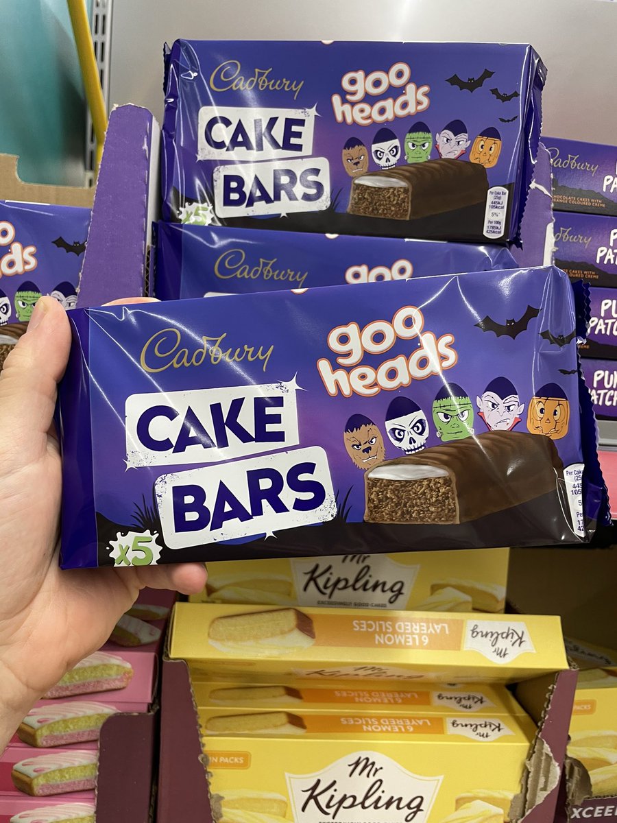 All_Things_New_'s tweet photo. Spooky Finds! 👻🎃 At Morrisons @CadburyUK #cadbury #mrkipling #cake #chocolate #spooky #halloween #wellthisisnew https://t.co/mvYIgUQVCN