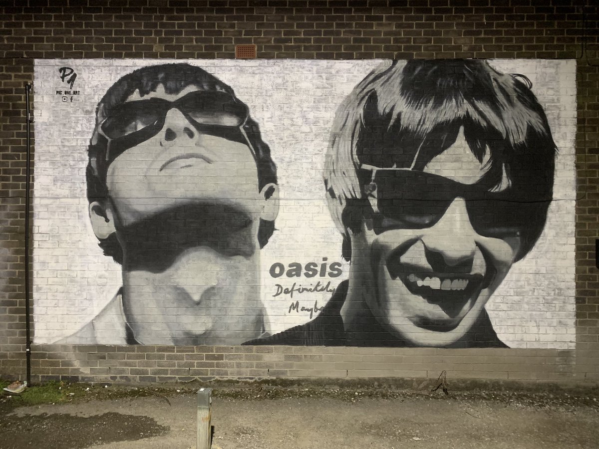 PicOneArt's tweet image. Happy 30th Birthday to this incredible debut album, Definitely Maybe
@oasis @NoelGallagher @liamgallagher