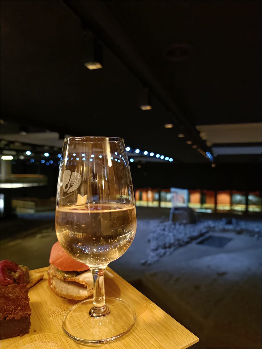 #29agosto Termina #oggi la rassegna estiva #Culturété!
Finiamo in bellezza con una super visita a #Pont-d'Ael e, dalle 18, con un MEGA #APERITIVO nella nuova sala relax dell'Area megalitica di #Aosta per un insolito "archeo #happyhour!
#assolutamenteBisognoDi ... #Cultura!