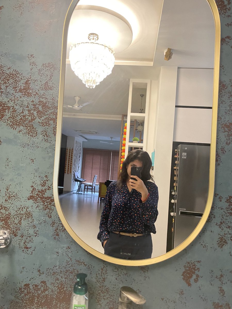 prachiniki's tweet image. #ThursdayThrowback
#Formals
#SemiFormals
#MirrorSelfie
Share yours…