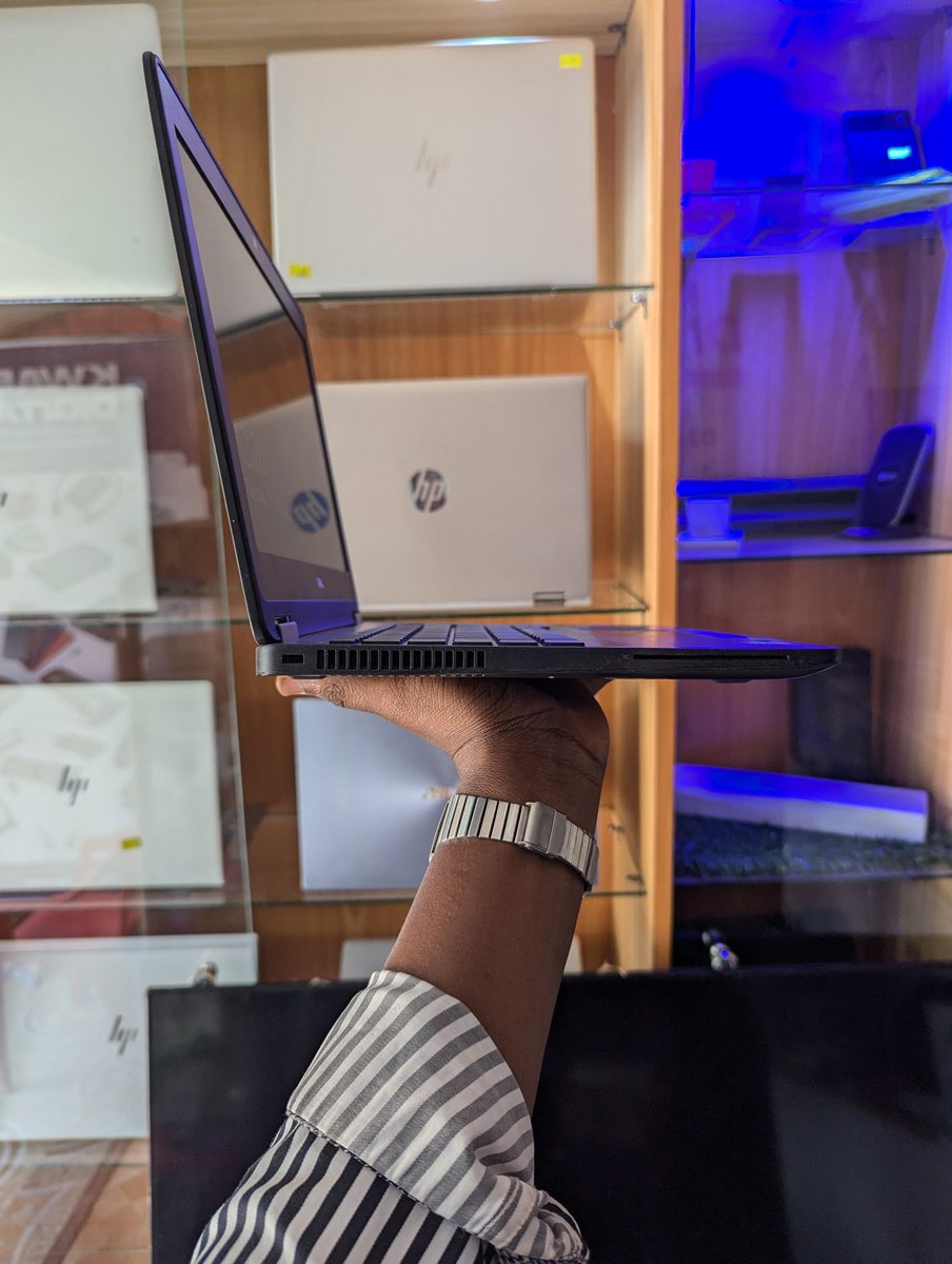 usedpointTz's tweet image. Bei ndogo ila kazi kubwa
Dell Latitude 7270✅
Corei5✅
Ram 8GB✅
Ssd 256GB✅
Processor 2.4GHz to 2.5GHz✅
Backlight keyboard✅
Kioo inch 13✅
Generation 6💪
BEI: 500,000/= Tu📌