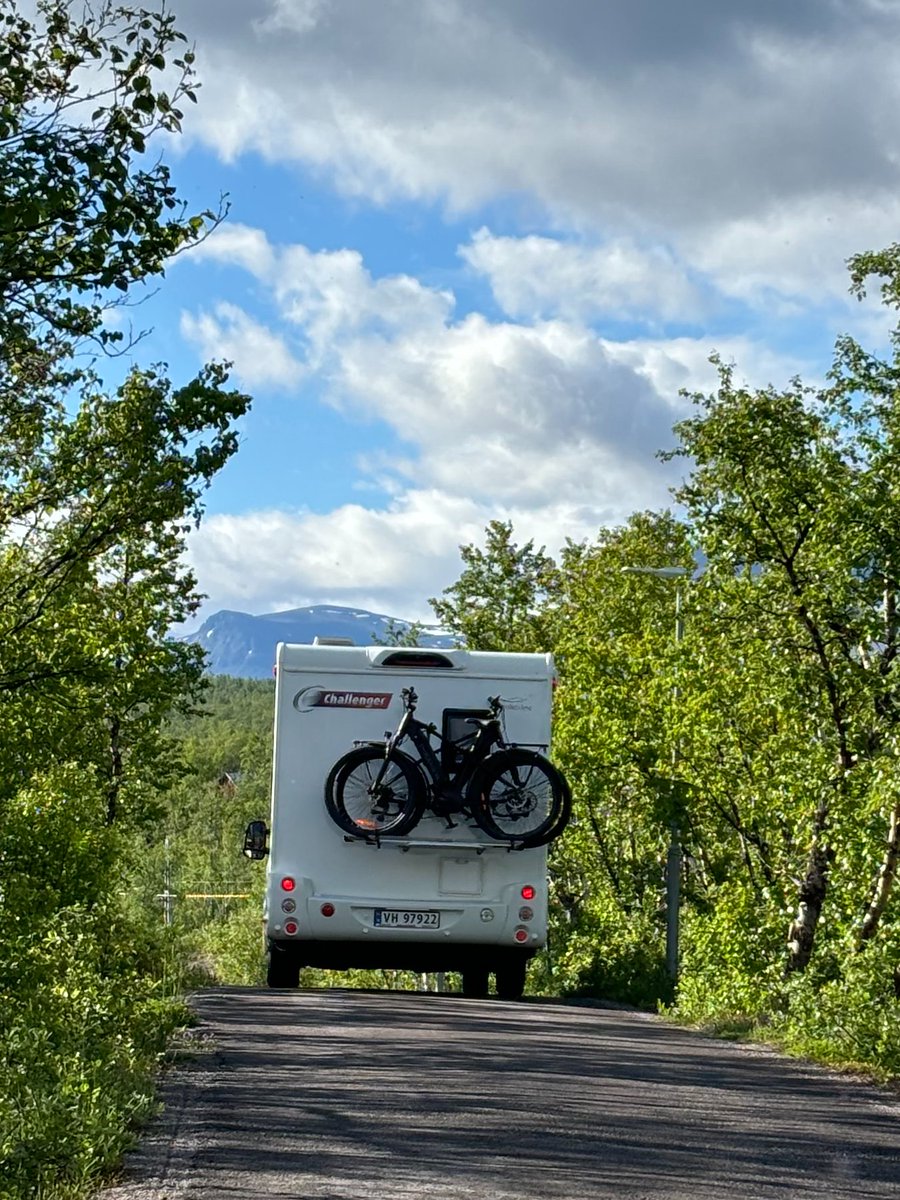 Jolanta Rieksta (@jrieksta) on Twitter photo I’m taking you along on my #indiVOCtual fieldwork exploring within species variation of #BVOCs in mountain birch in Northern Fennoscandia while living in a motorhome with a family 🍃🔬 Let’s dive in 🧵👇<a href="/VOLT_center/">VOLT - Center for Volatile Interactions</a> <a href="/VILLUMscience/">Science at VILLUM</a> 1/n I’m taking you along on my #indiVOCtual fieldwork exploring within species variation of #BVOCs in mountain birch in Northern Fennoscandia while living in a motorhome with a family 🍃🔬 Let’s dive in 🧵👇<a href="/VOLT_center/">VOLT - Center for Volatile Interactions</a> <a href="/VILLUMscience/">Science at VILLUM</a> 1/n