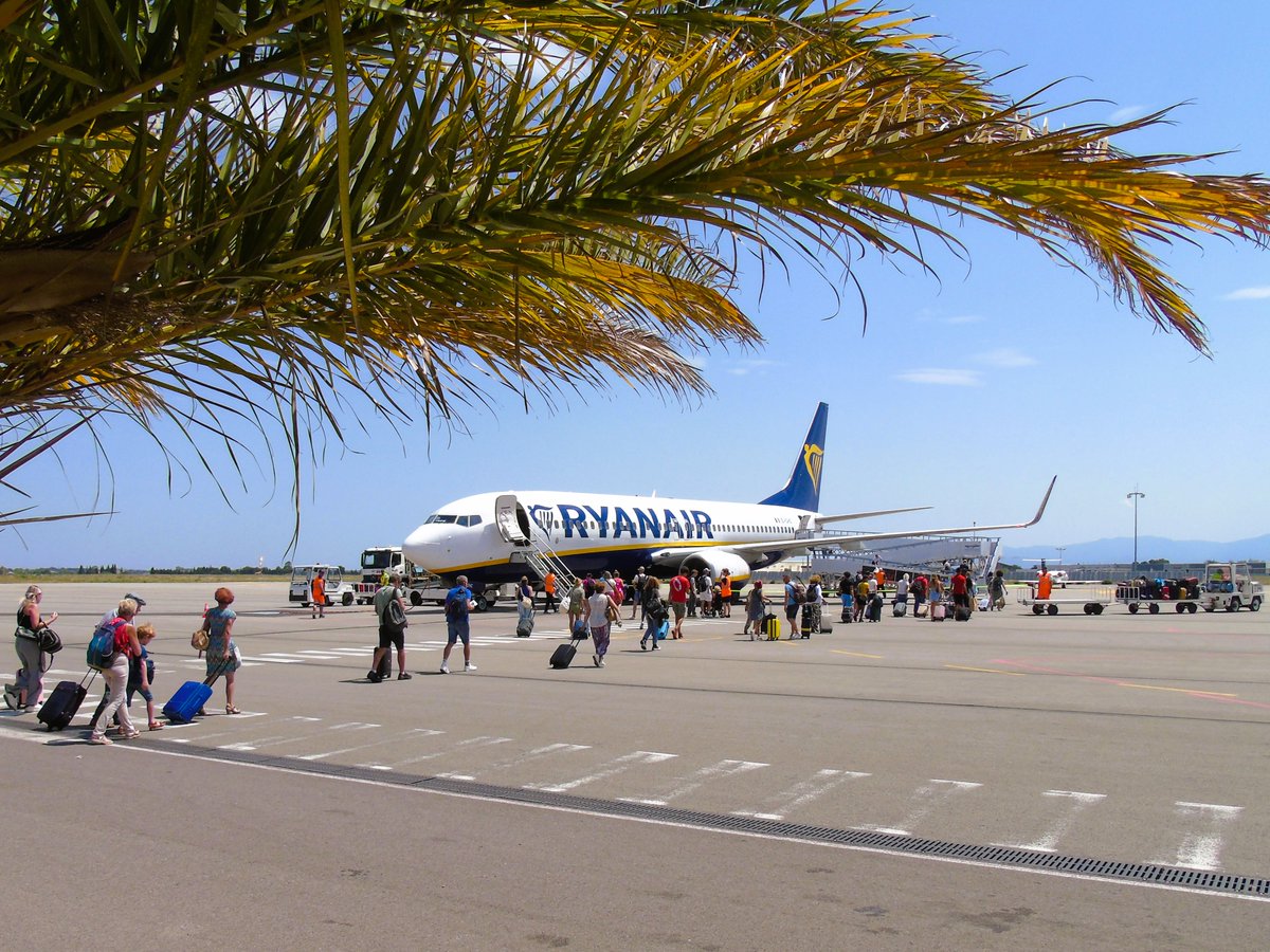 Bon voyage ☀️​🌴

#AeroportPerpignan #Spotter #AvGeeks