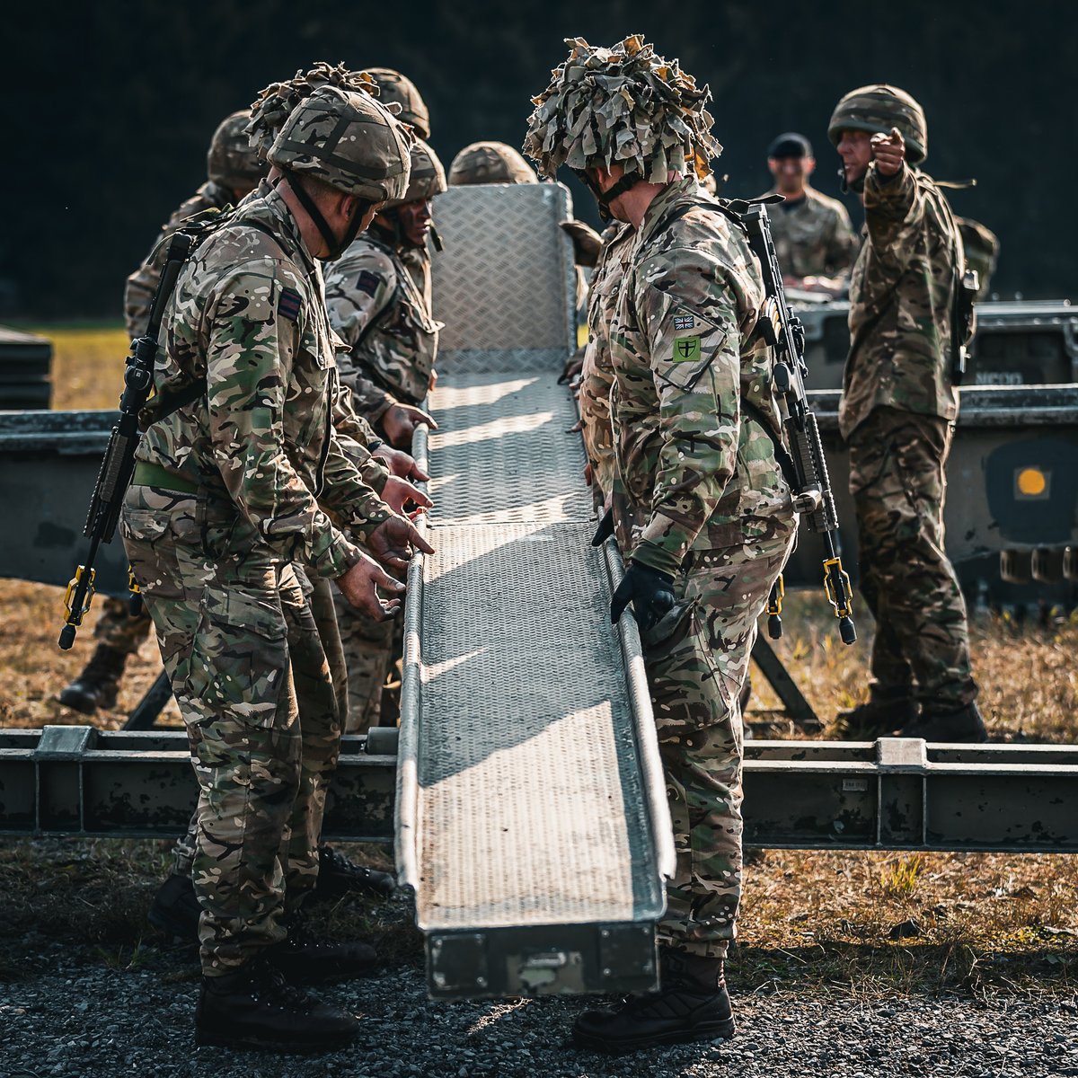 Proud_Sappers's tweet photo. As a #RoyalEngineer (Officer, Soldier, Regular or Reserve) you will become confident in your role, with the opportunity to gain civilian recognised qualifications up to degree level 💪

Join our #SapperFamily: https://t.co/tevt3d2cE5

#SapperStrong #Ubique https://t.co/j2bpZzaNVb