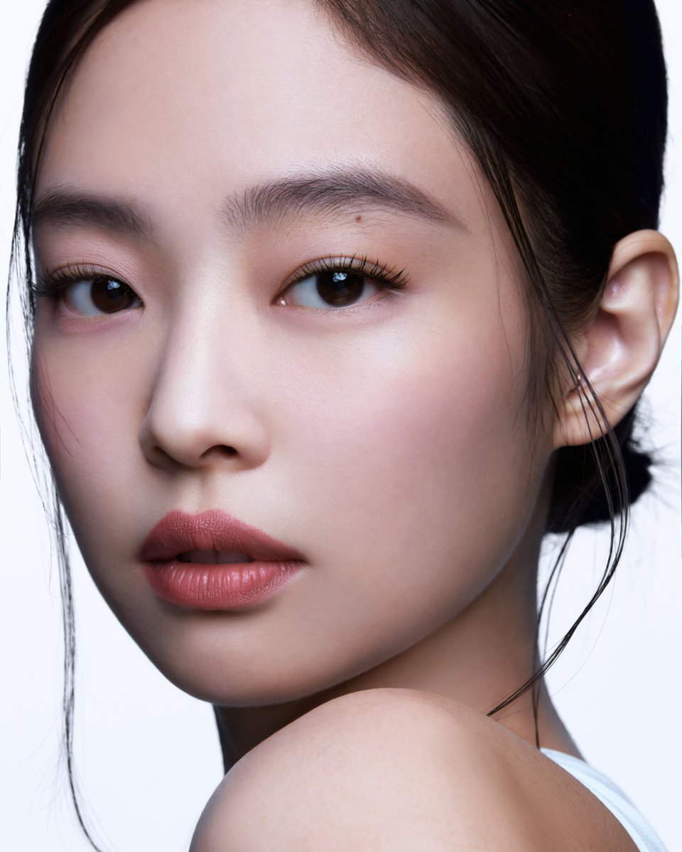 oddatelier's tweet photo. JENNIE for HERA

#JENNIE #HERA #JENNIExHERA #OA https://t.co/MPQ2DzBht7